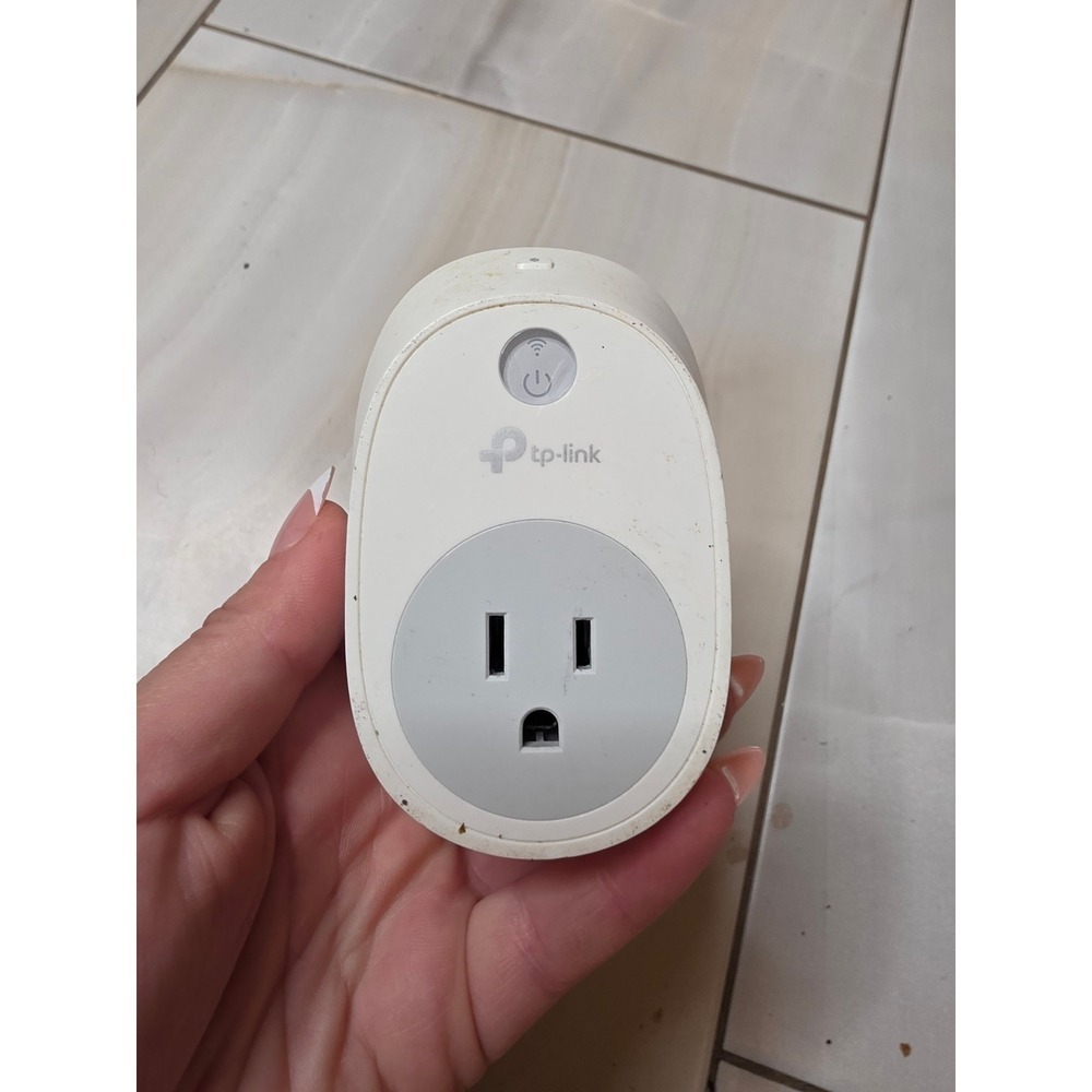 TP-Link Kasa Smart Wi-Fi Plug HS100 White 15A Max Load Ver 2.0